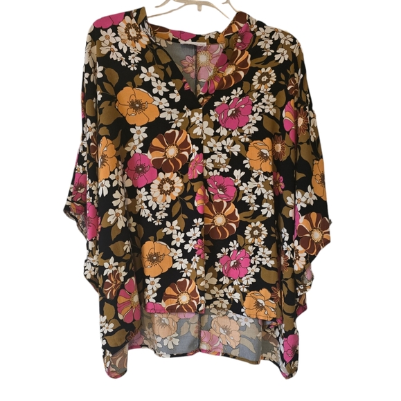 Emily Wonder Tops - Emily Wonder Floral Print Poncho-Style Top Size Snall